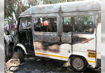 हिंजवडी येथे टेम्पो ट्रॅव्हलरला भीषण आग; चौघांचा दुर्दैवी मृत्यू