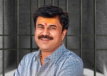 संतोष देशमुख हत्या प्रकरण: वाल्मिक कराडने सहा वेळा खंडणी मागितल्याचा आरोप, पोलिसांच्या आरोपपत्रात खळबळजनक खुलासे!