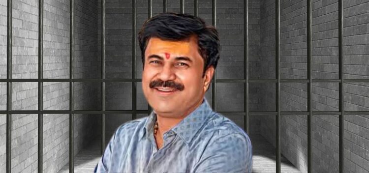 संतोष देशमुख हत्या प्रकरण: वाल्मिक कराडने सहा वेळा खंडणी मागितल्याचा आरोप, पोलिसांच्या आरोपपत्रात खळबळजनक खुलासे!