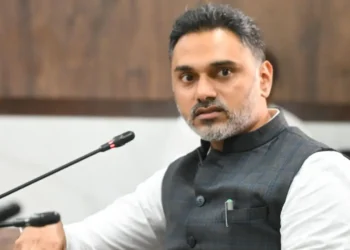 गृहराज्यमंत्री योगेश कदम वारंवार गुन्हेगारी प्रवृत्तीत, राज्य सुरक्षित आहे का?