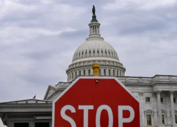 अमेरिकेचं शटडाऊन प्रकरण, ट्रंप सरकार संकटात!